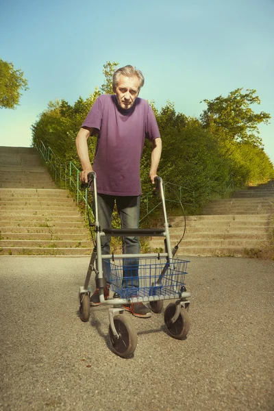 Older Man City Sidewalk His Four Wheel Rollator Walker — Stock Photo, Image