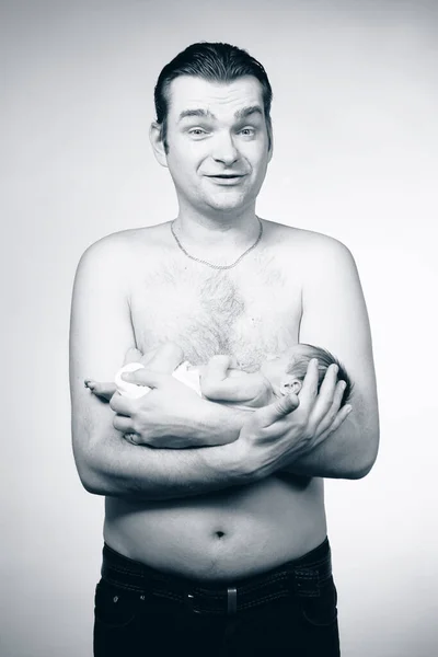 Father Holding His Newborn Baby Boy His Chest — Foto Stock