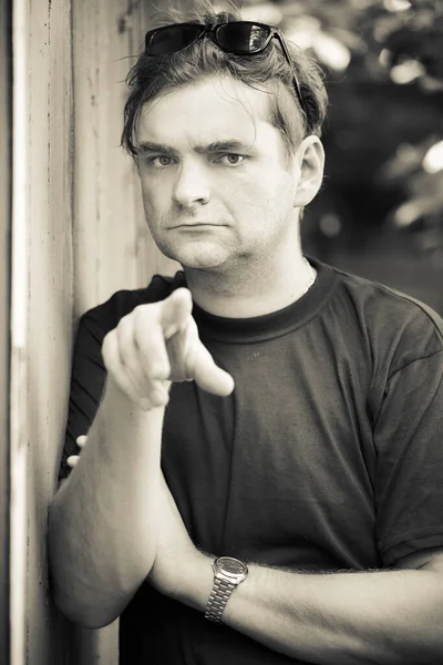 Adult Man Portrait Outdoor Black Shirt — Stock Photo, Image