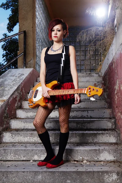 Όμορφη κιθάρα παίκτης κορίτσι — Φωτογραφία Αρχείου