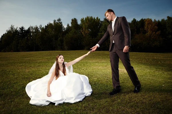 Moody bride and groom — Stock Photo, Image