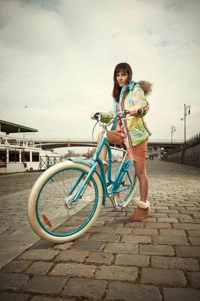 Outono engraçado na bicicleta retro — Fotografia de Stock