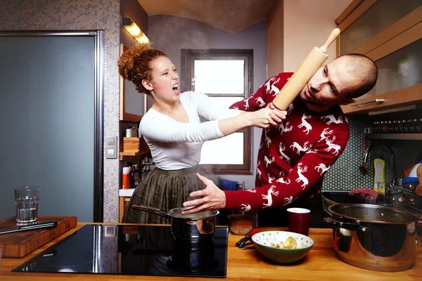 Bu benim savunmam. Aile içi şiddet.