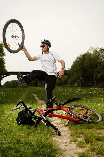 私は私の壊れた自転車を嫌い — ストック写真