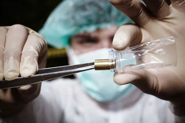 Polis teknisyeni toplama delilleri