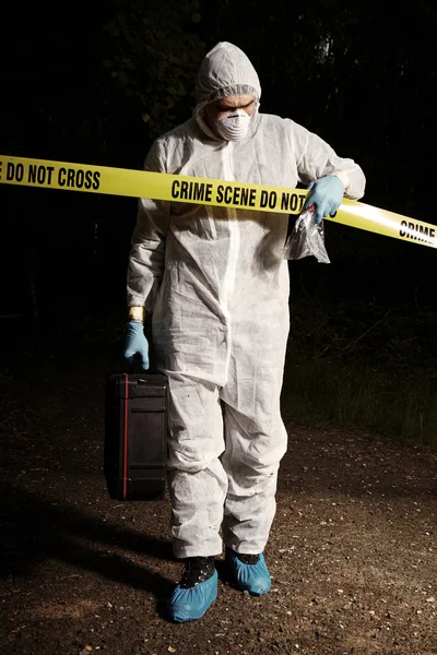 Leaving crime scene — Stockfoto