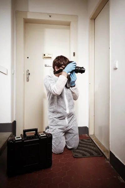 Criminologist technician on place of crime — 스톡 사진