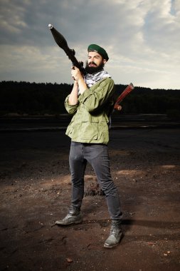 Ağır silahlı kavga