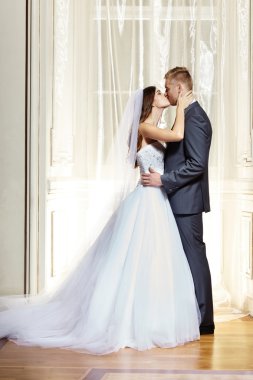 Onun aşkı öpüşme