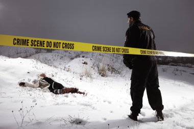 Polis cinayet kış doğada yer kontrol