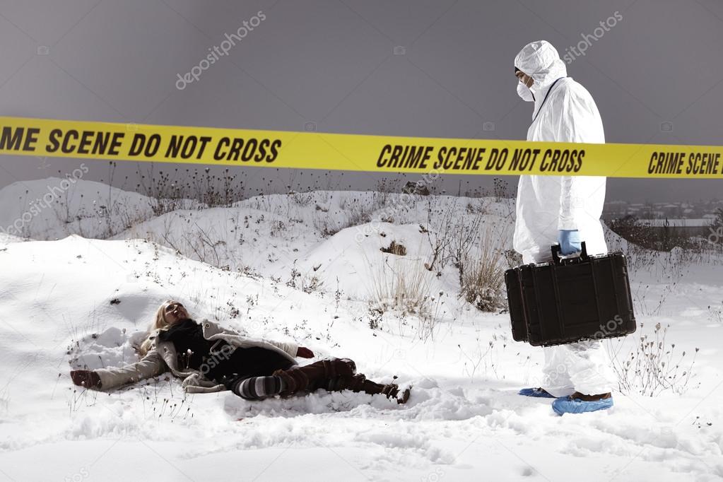 First steps of criminologist on place of homicide