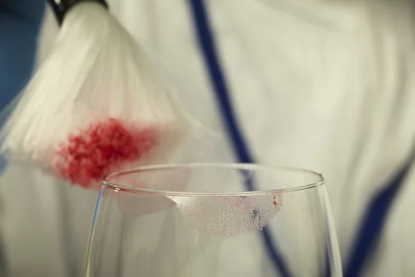 Desarrollo de lápiz labial en laboratorio criminalístico — Foto de Stock