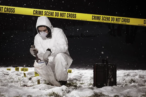 Snowing on crime scene in process of investigation — Stock Photo, Image