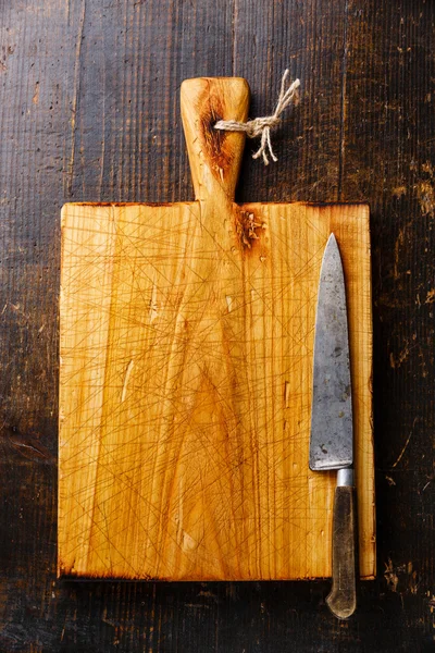 Chopping board and kitchen knife