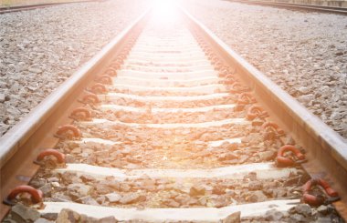 Uzun demiryolu tren için