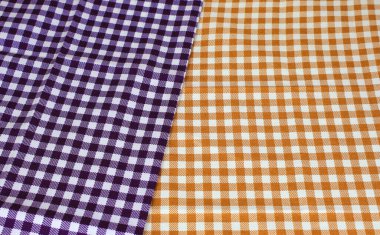 Damalı masa örtüsü kırmızı ve mavi