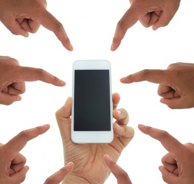 Elde telefon - boş ekranlı bir akıllı telefon üzerinde çalışmak