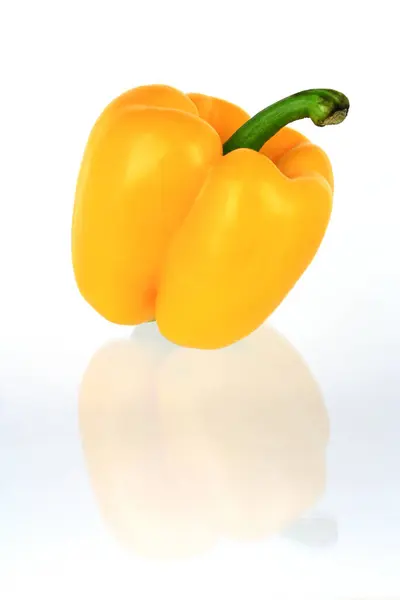 Gele Paprika Geïsoleerd Witte Achtergrond — Stockfoto