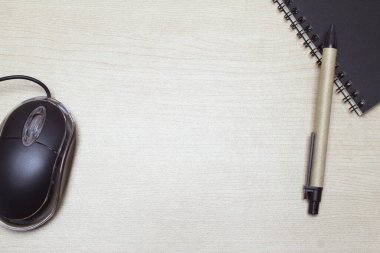 Çalışma alanı ofis masasının fotokopi alanı arka planına sahip yaratıcı düzlüğü