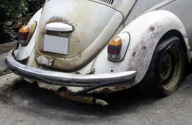 eski paslı araba