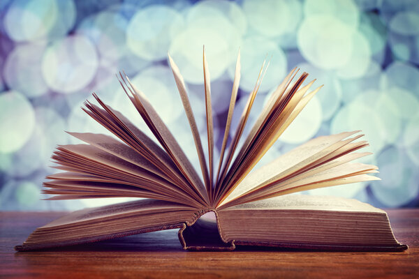 Чтение рассказов и образование
