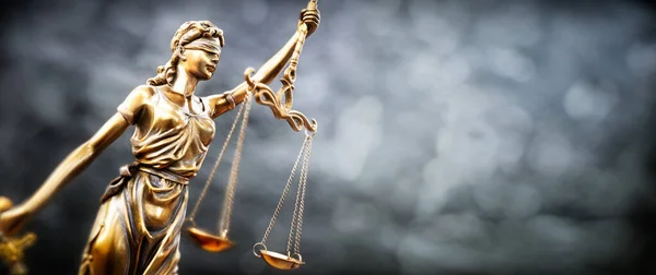 Juridisch Concept Standbeeld Van Lady Justice Met Schalen Van Rechtvaardigheid — Stockfoto