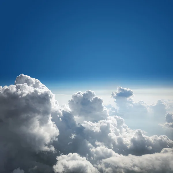 Cielo azul y nube — Foto de Stock