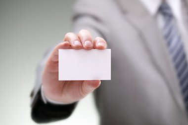 bir elinde boş kartvizit