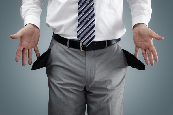 Бизнесмен с пустыми карманами
