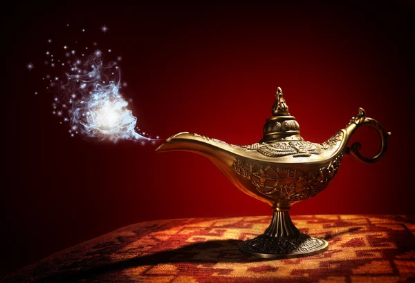 Lâmpada mágica Aladdin Genie — Fotografia de Stock