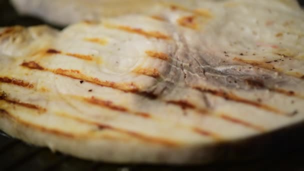 Schwertfisch Xiphais Gladius Steak Portion Kochen Auf Einer Grillpfanne Mit — Stockvideo