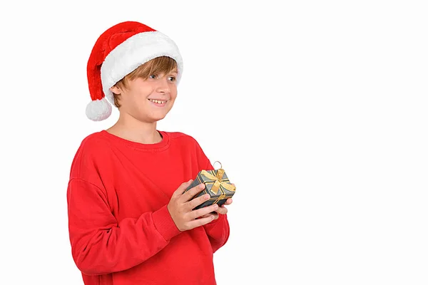 Feliz Sorrindo Menino Loiro Chapéu Papai Noel Pulôver Vermelho Segurando — Fotografia de Stock