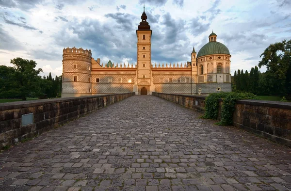 Castelo em Krasiczyn Fotos De Bancos De Imagens Sem Royalties