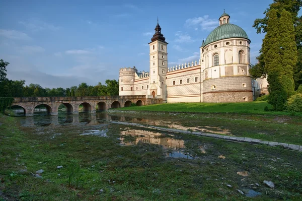 Krasiczyn vár Jogdíjmentes Stock Fotók