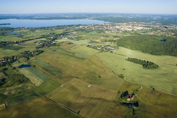 Vista aérea do campo Fotos De Bancos De Imagens Sem Royalties