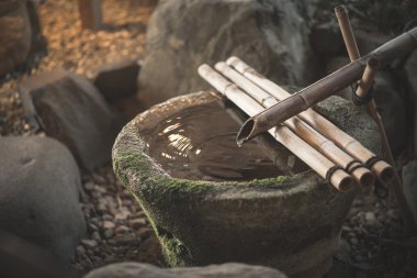 geleneksel bambu çeşme 