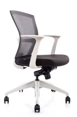 beyaz zemin üzerinde ofis koltuğu