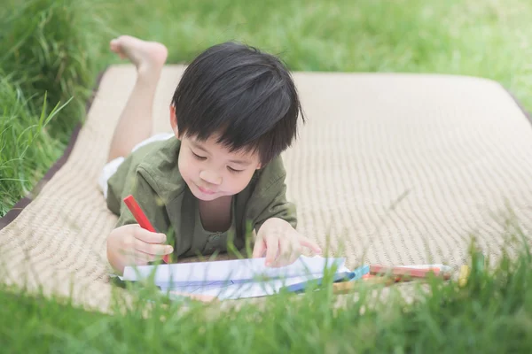 Child drawing picture with crayon — Stock Photo, Image