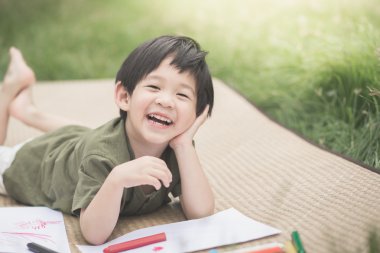 pastel boya ile çocuk çizim resim