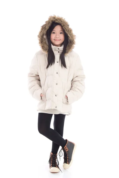 美丽的亚洲女孩，在白色背景上的冬大衣 — 图库照片