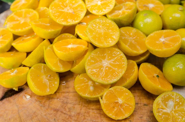 Many fresh slice Citrus fruit — Stock Photo, Image