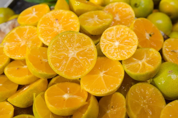 Many fresh slice Citrus fruit — Stock Photo, Image