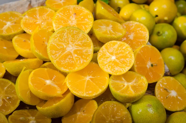 Many fresh slice Citrus fruit — Stock Photo, Image