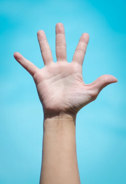 Hand med himlen — Stockfoto