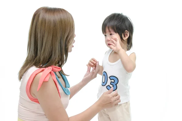 Mor och asiatiska barn gråta — Stockfoto