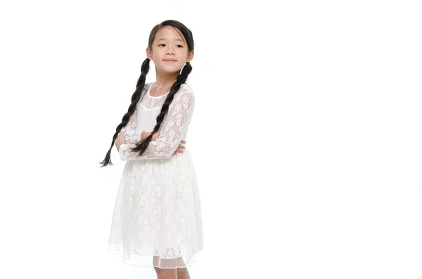 Piękne azjatyckie dziewczyny w białej sukni — Zdjęcie stockowe