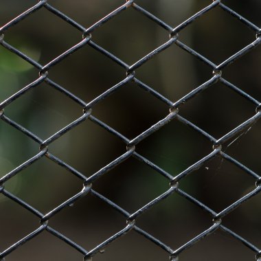 eski zincir bağlantı çit 