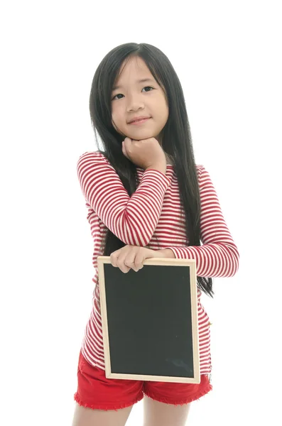 Gyönyörű ázsiai lány betöltő board kréta — Stock Fotó