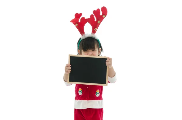 Χαριτωμένο Ασίας μωρό φορώντας santa κοστούμι κρατώντας μαυροπίνακα — Φωτογραφία Αρχείου