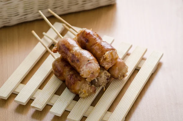 Carne de porc la grătar în stil thailandez și cârnați vermicelli — Fotografie, imagine de stoc